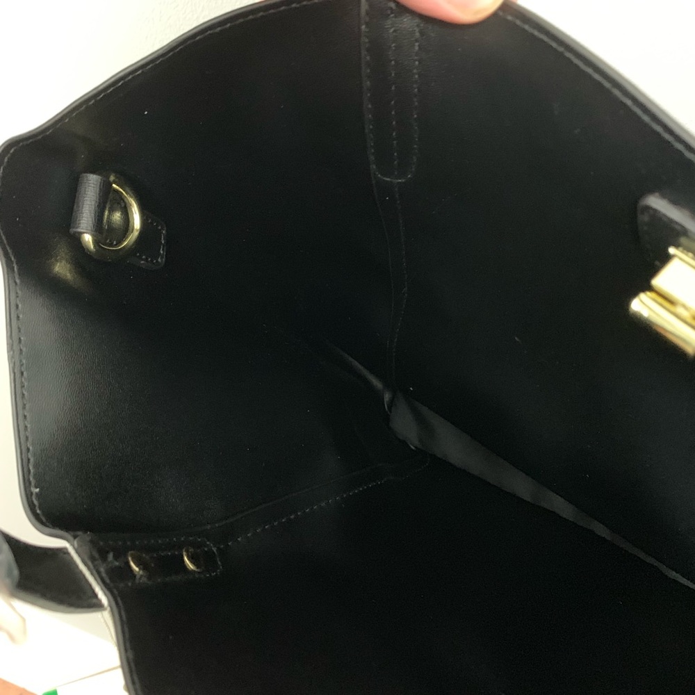 Tote and Crossbody multi-use bags (vegan friendly) - Picture 3 of 6